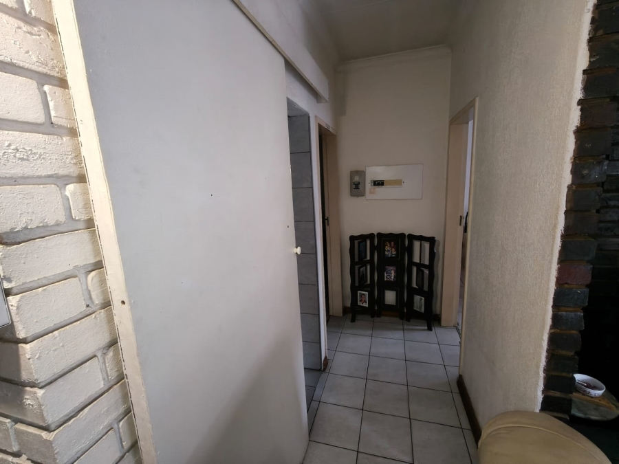 2 Bedroom Property for Sale in Rustenburg Central North West